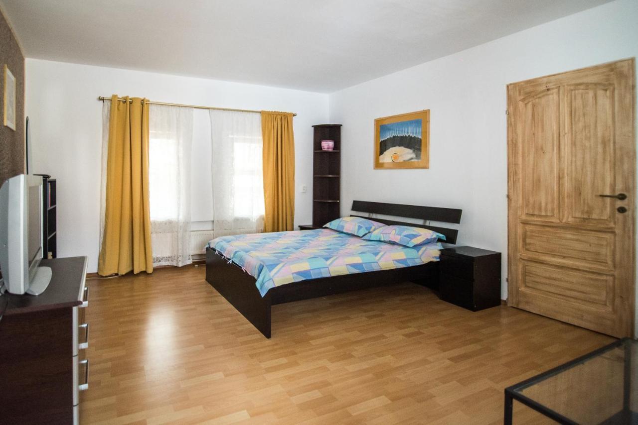 בראשוב Transylvania Guest House מראה חיצוני תמונה